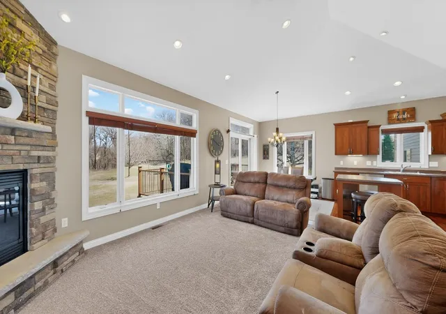 Photo 3 of Single family home for sale at 1442 30Th St Nw, Austin, MN 55912 | MLS# 7132171 | Listing updated on 2026-09-14