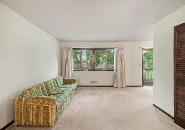 Photo 4 of Single family home for sale at 12481 Drake St Nw, Coon Rapids, MN 55448 | MLS# 7132185 | Listing updated on 2026-10-20