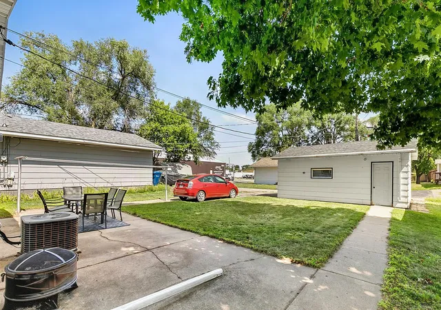 Photo 3 of Single family home for sale at 450 26Th Ave N, Saint Cloud, MN 56303 | MLS# 7132194 | Listing updated on 2026-10-05