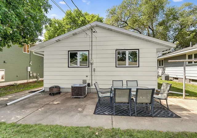 Photo 4 of Single family home for sale at 450 26Th Ave N, Saint Cloud, MN 56303 | MLS# 7132194 | Listing updated on 2026-10-05