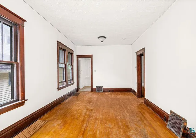 Photo 4 of Single family home for sale at 421 N 11Th Ave W, Duluth, MN 55806 | MLS# 7132210 | Listing updated on 2026-09-02