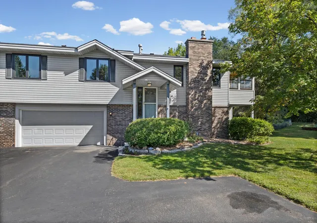 Photo 2 of Single family home for sale at 5642 Chatsworth St N, Saint Paul, MN 55126 | MLS# 7132212 | Listing updated on 2026-09-05
