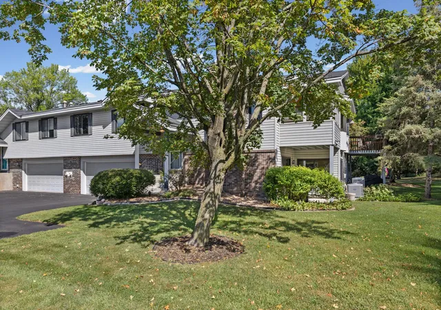 Photo 3 of Single family home for sale at 5642 Chatsworth St N, Saint Paul, MN 55126 | MLS# 7132212 | Listing updated on 2026-09-05