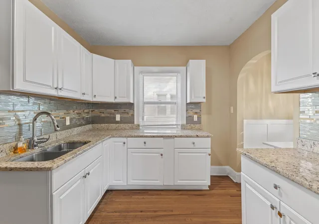 Photo 3 of Sale Pending at 1618 Vincent Ave N, Minneapolis, MN 55411 | MLS# 7132217 | Listing updated on 2026-09-24
