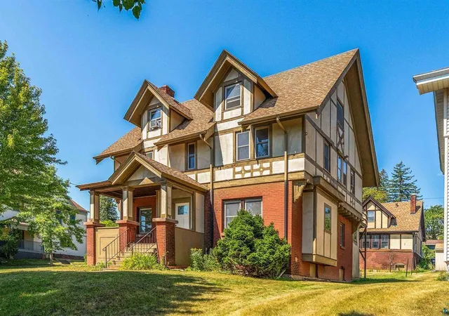 image of 1801 E 2nd St, Duluth, MN 55812 | MLS# 7132230