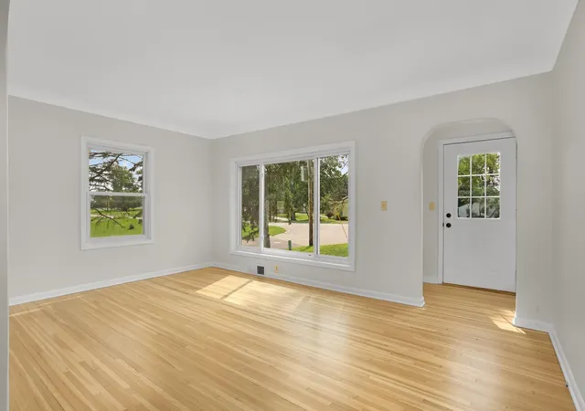 image of 7372 Stillwater Blvd N, Oakdale, MN 55128 | MLS# 7132236