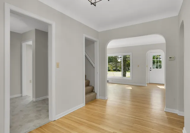 image of 7372 Stillwater Blvd N, Oakdale, MN 55128 | MLS# 7132236