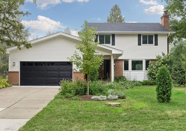 Photo 1 of Sale Pending at 1460 Trollhagen Dr, Minneapolis, MN 55421 | MLS# 7132238 | Listing updated on 2026-09-19
