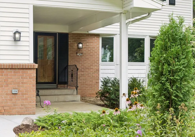 Photo 3 of Sale Pending at 1460 Trollhagen Dr, Minneapolis, MN 55421 | MLS# 7132238 | Listing updated on 2026-09-19