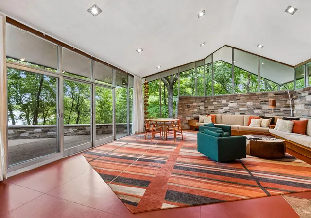 Photo 3 of Single family home for sale at 2801 Burnham Blvd, Minneapolis, MN 55416 | MLS# 7132262 | Listing updated on 2026-10-02