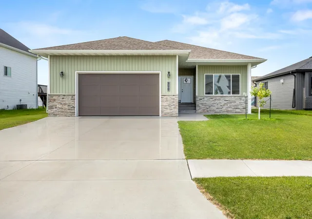 Photo 1 of Single family home for sale at 7401 27th St S, Fargo, ND 58104 | MLS# 7132269 | Listing updated on 2026-09-18