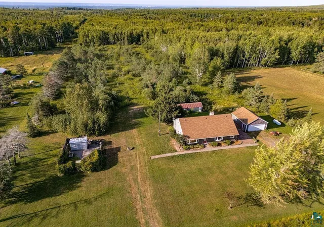 image of 3949 E County Rd B, Superior, WI 54880 | MLS# 7132300