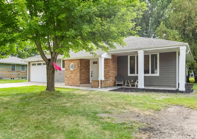 Photo 3 of Sale Pending at 208 4Th St Sw, New Prague, MN 56071 | MLS# 7132303 | Listing updated on 2026-08-29