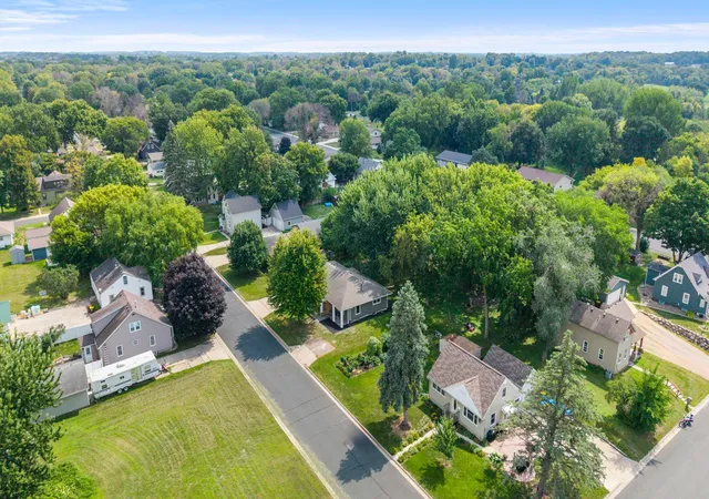 Photo 4 of Sale Pending at 208 4Th St Sw, New Prague, MN 56071 | MLS# 7132303 | Listing updated on 2026-08-29