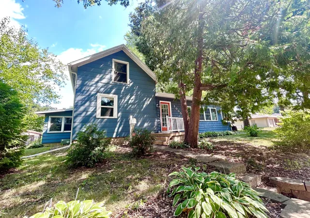 1st image of 1035 Ramsey St, Hastings, MN 55033 | MLS# 7132314
