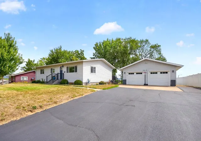 image of 171 Hillwood Dr, Lake City, MN 55041 | MLS# 7132336