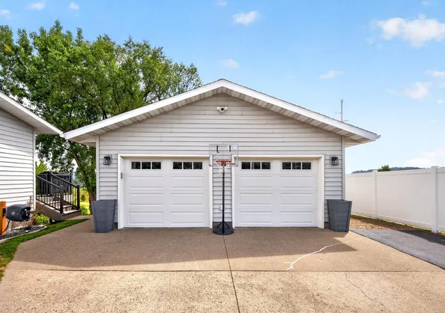 image of 171 Hillwood Dr, Lake City, MN 55041 | MLS# 7132336
