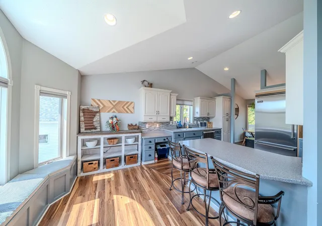 Photo 3 of Sale Pending at 2501 Parkview Dr S, Fargo, ND 58103 | MLS# 7132341 | Listing updated on 2026-09-01