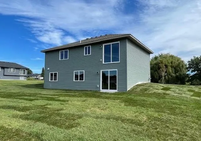 Photo 2 of Single family home for sale at 3423 Maple Dr S, Cambridge, MN 55008 | MLS# 7132348 | Listing updated on 2026-10-01
