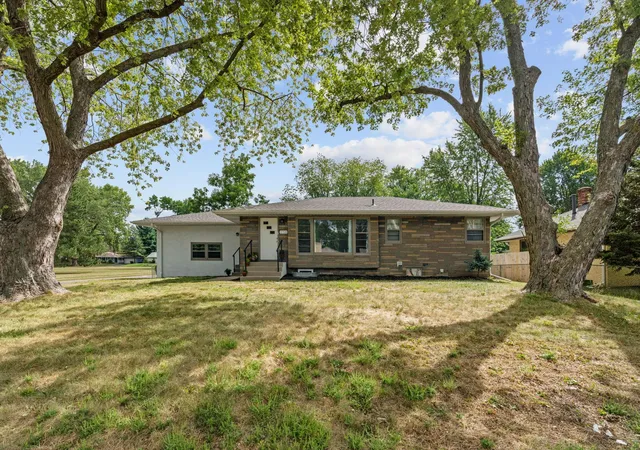 Photo 1 of Single family home for sale at 2754 Hamline Ave N, Roseville, MN 55113 | MLS# 7132355 | Listing updated on 2026-10-03