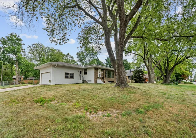 Photo 3 of Single family home for sale at 2754 Hamline Ave N, Roseville, MN 55113 | MLS# 7132355 | Listing updated on 2026-10-03