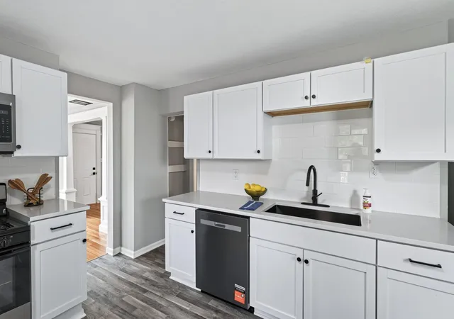Photo 3 of Sale Pending at 156 Granite St, Saint Paul, MN 55117 | MLS# 7132383 | Listing updated on 2026-09-04