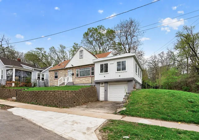 2nd image of 200 Belvidere St E, Saint Paul, MN 55107 | MLS# 7132393