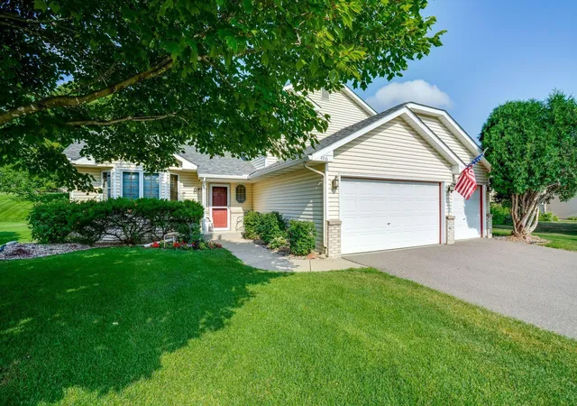 image of 4916 Helmo Ave N, Oakdale, MN 55128 | MLS# 7132400
