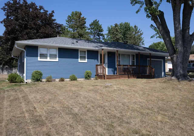 Photo 3 of Single family home for sale at 954 Linda Ave, Red Wing, MN 55066 | MLS# 7132408 | Listing updated on 2026-10-21