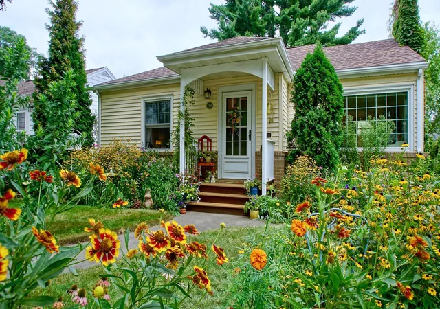 Photo 1 of Sale Pending at 749 Arlington Ave W, Saint Paul, MN 55117 | MLS# 7132415 | Listing updated on 2026-10-30
