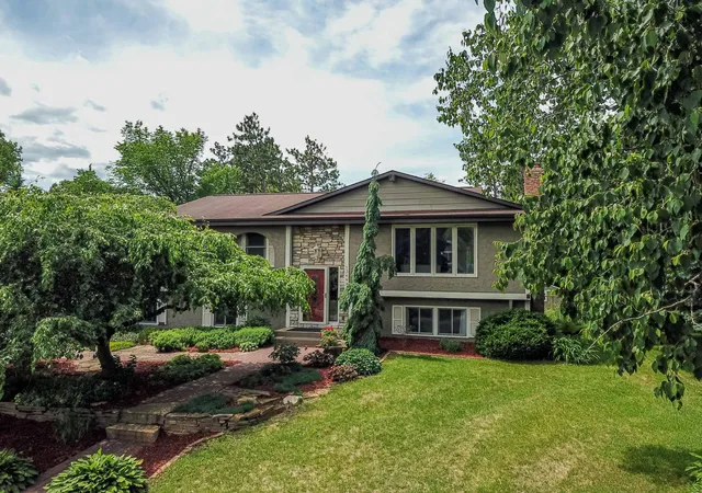 1st image of 13441 Balsam Ln N, Dayton, MN 55327 | MLS# 7132442