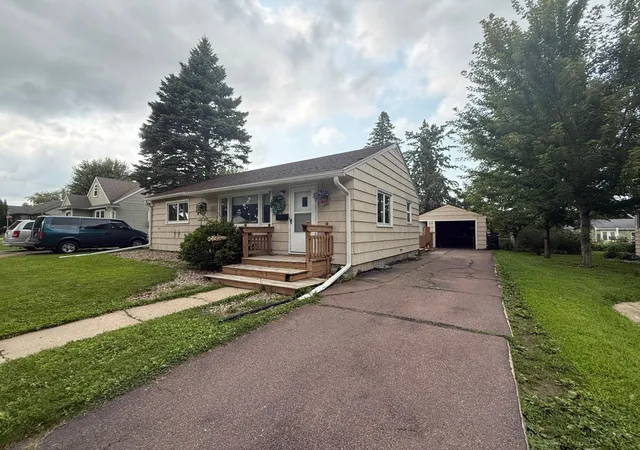 1st image of 1704 3rd Ave Nw, Austin, MN 55912 | MLS# 7132444