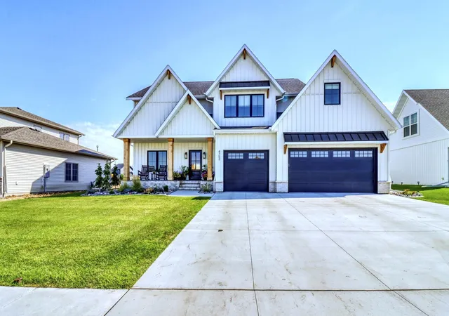 Photo 2 of Single family home for sale at 4752 Prairie Pond Xing S, Fargo, ND 58104 | MLS# 7132458 | Listing updated on 2026-10-04