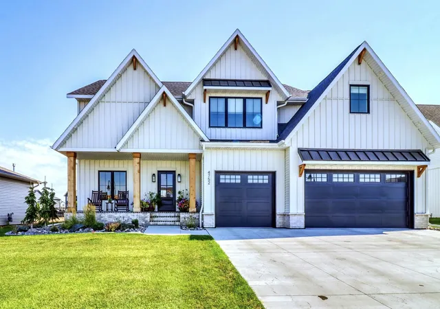 Photo 3 of Single family home for sale at 4752 Prairie Pond Xing S, Fargo, ND 58104 | MLS# 7132458 | Listing updated on 2026-10-04