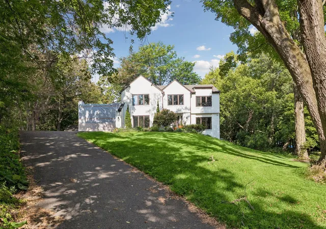 1st image of 18160 Berry Ln, Wayzata, MN 55391 | MLS# 7132483