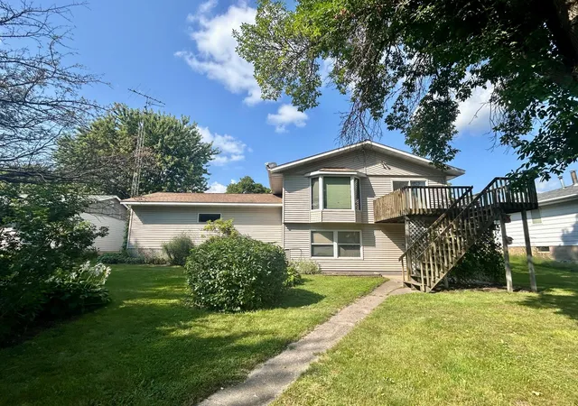 Photo 2 of Single family home for sale at 913 High Ave, Gaylord, MN 55334 | MLS# 7132493 | Listing updated on 2026-09-21