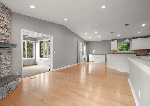 Photo 4 of Townhouse for sale at 4301 W 62nd Street, Minneapolis, MN 55424 | MLS# 7132509 | Listing updated on 2026-09-18