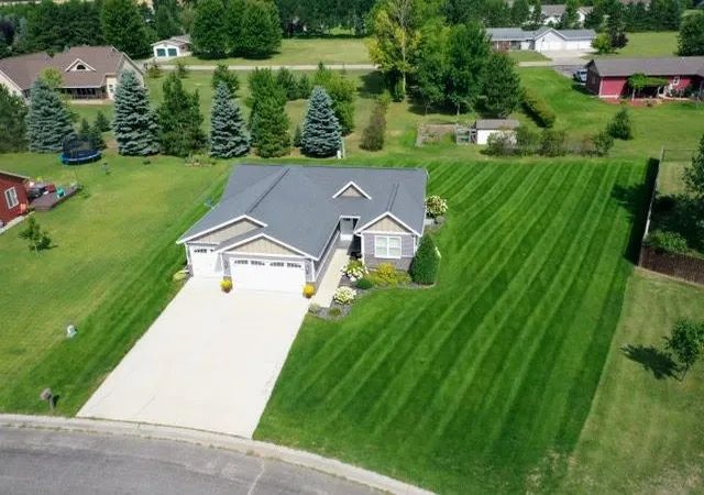 Photo 3 of Single family home for sale at 600 14th Street Nw, Perham, MN 56573 | MLS# 7132515 | Listing updated on 2026-09-03