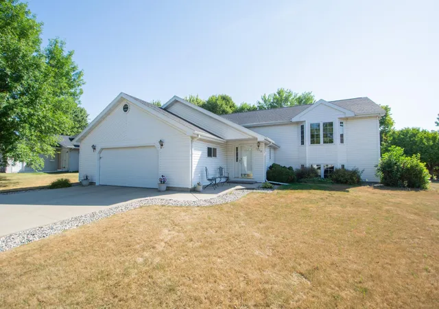 Photo 1 of Single family home for sale at 1519 Sunset Blvd, Hawley, MN 56549 | MLS# 7132530 | Listing updated on 2026-08-28