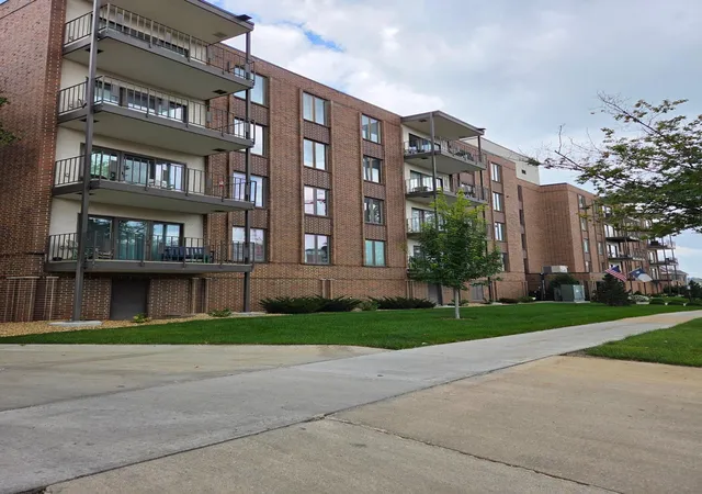 2nd image of 317 Sw 6Th Ave Sw #209, Rochester, MN 55902 | MLS# 7132533