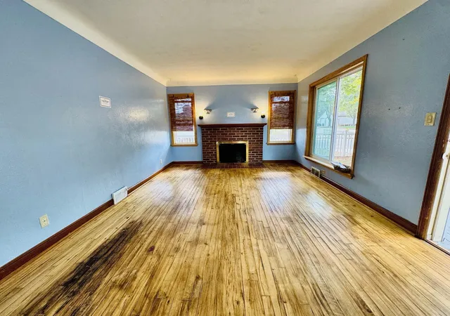 Photo 3 of Single family home for sale at 1444 Saint Albans St N, Saint Paul, MN 55117 | MLS# 7132542 | Listing updated on 2026-10-19