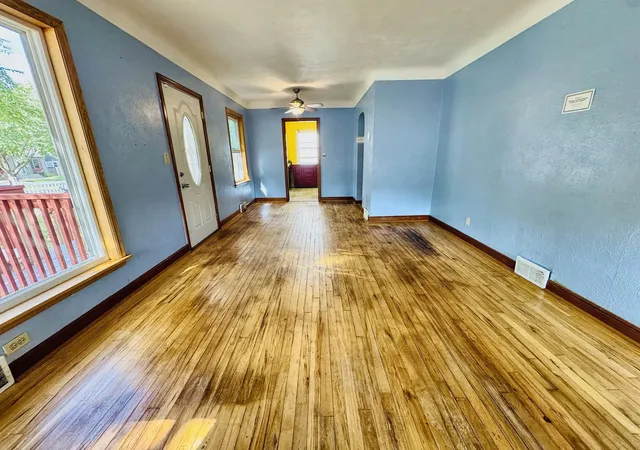Photo 4 of Single family home for sale at 1444 Saint Albans St N, Saint Paul, MN 55117 | MLS# 7132542 | Listing updated on 2026-10-19