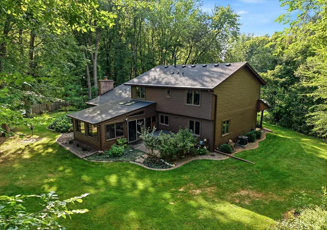 Photo 2 of Sale Pending at 5665 Star Cir, Shorewood, MN 55331 | MLS# 7132543 | Listing updated on 2026-09-02