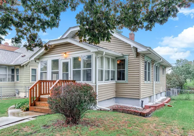 Photo 2 of Single family home for sale at 300 Van Buren Ave, Saint Paul, MN 55103 | MLS# 7132547 | Listing updated on 2026-09-19