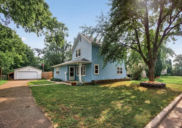 Photo 1 of Sale Pending at 517 8th St W, Hastings, MN 55033 | MLS# 7132562 | Listing updated on 2026-09-16
