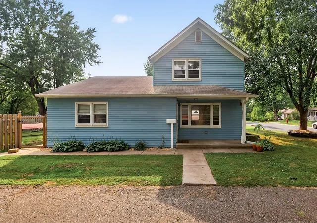 Photo 3 of Sale Pending at 517 8th St W, Hastings, MN 55033 | MLS# 7132562 | Listing updated on 2026-09-16