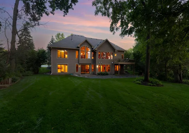 Photo 2 of Single family home for sale at 2180 Crestview Dr, Excelsior, MN 55331 | MLS# 7132576 | Listing updated on 2026-10-06