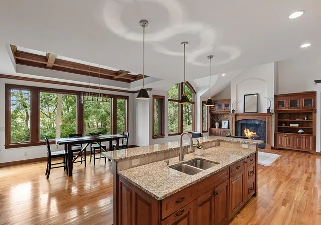 Photo 3 of Single family home for sale at 2180 Crestview Dr, Excelsior, MN 55331 | MLS# 7132576 | Listing updated on 2026-10-06