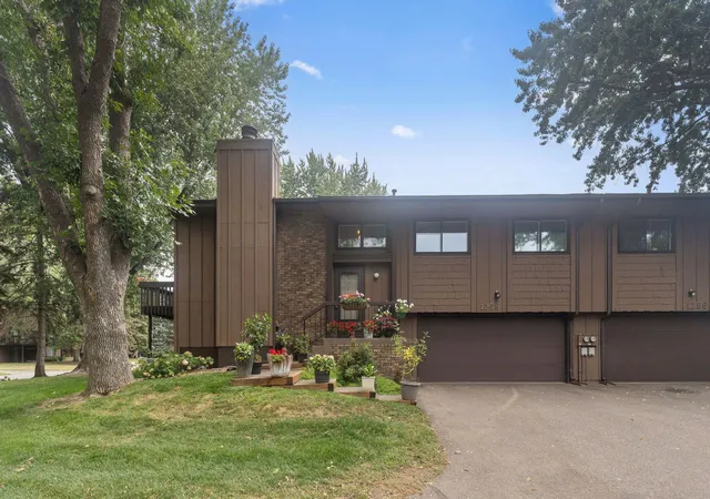 Photo 1 of Single family home for sale at 1258 Bridle Path Ct, White Bear Lake, MN 55110 | MLS# 7132603 | Listing updated on 2026-09-03