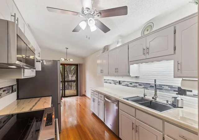 Photo 2 of Single family home for sale at 1258 Bridle Path Ct, White Bear Lake, MN 55110 | MLS# 7132603 | Listing updated on 2026-09-24